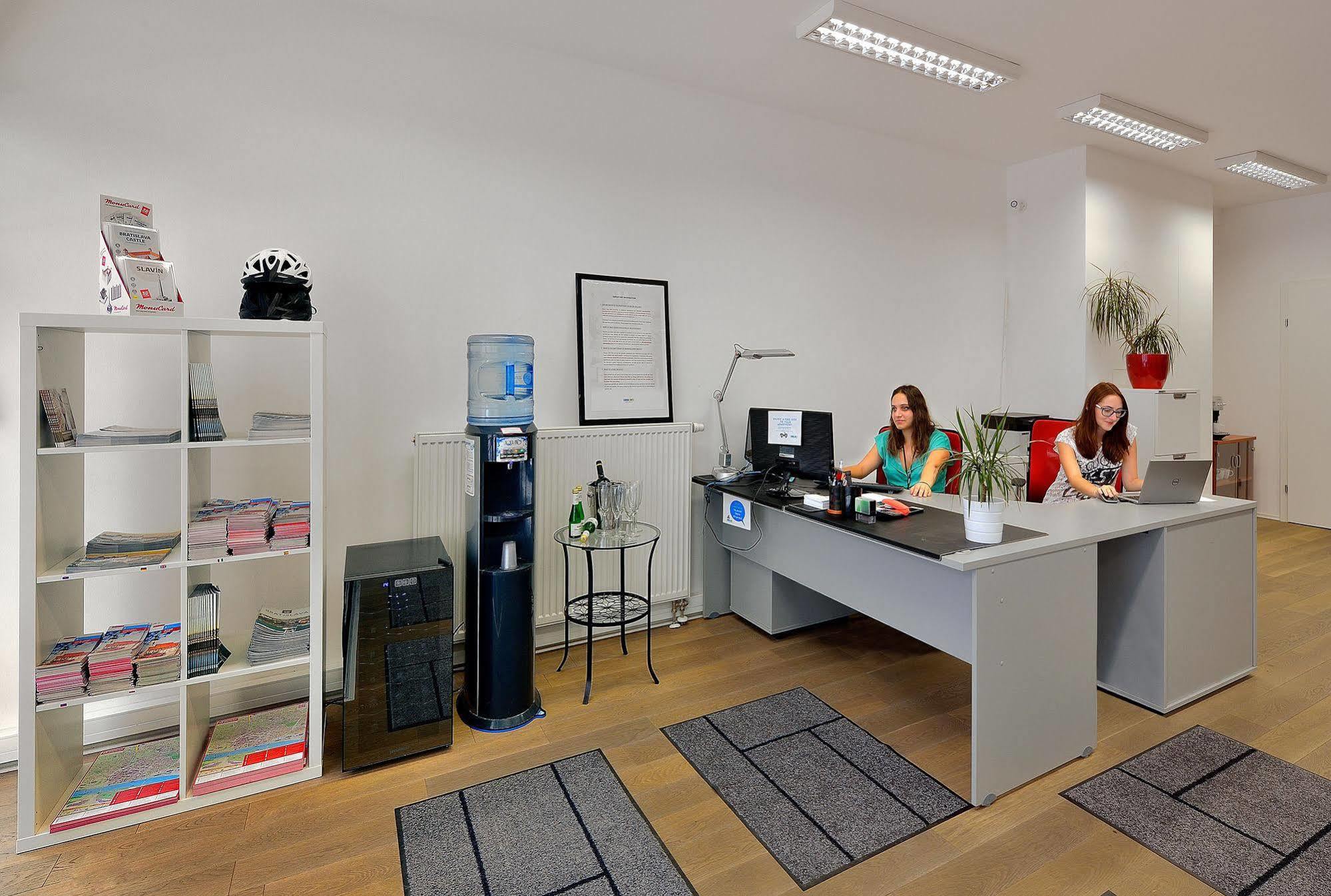 Ambiente Serviced Apartments - Dunajska Bratislava Exterior foto